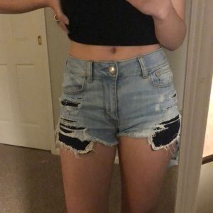 GIRLS RIPPED AMERICAN EAGLE DENIM SHORTS!